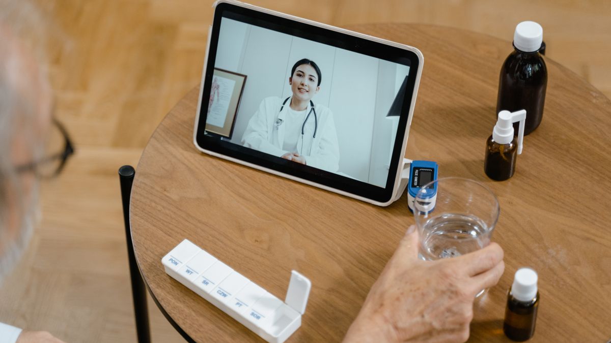 Veteran discussing worsening symptoms with a medical provider