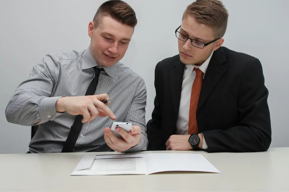 Are Free Phone Deals Worth It? The Truth Behind “Free” Offers Explained