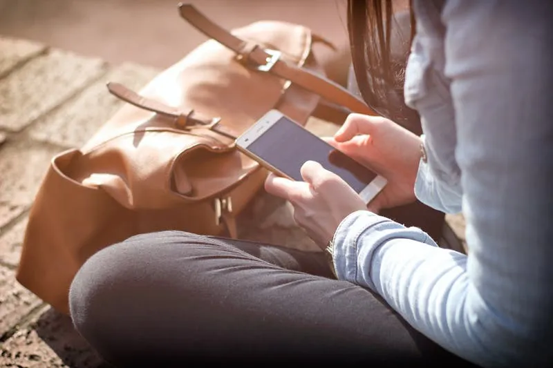 are-free-phones-really-free