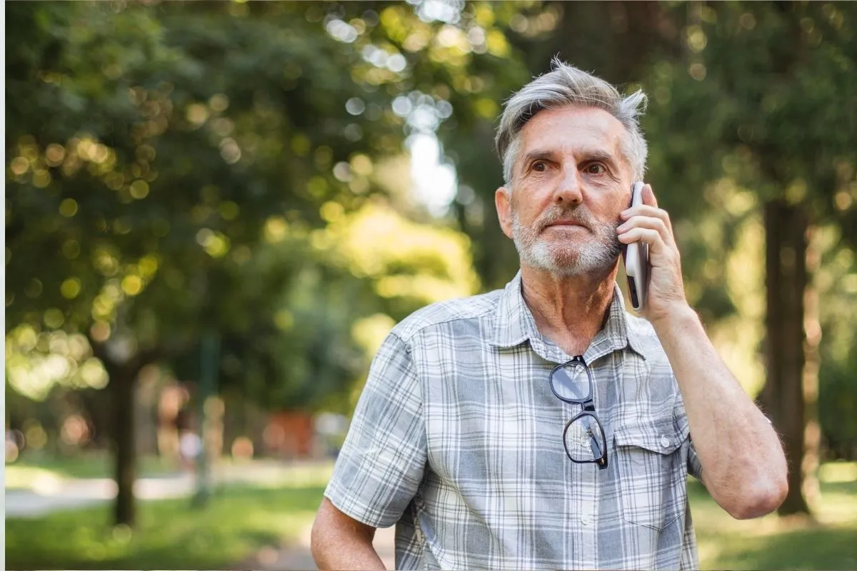 Get The Best Cell Phone For Senior Citizens With This Easy Guide