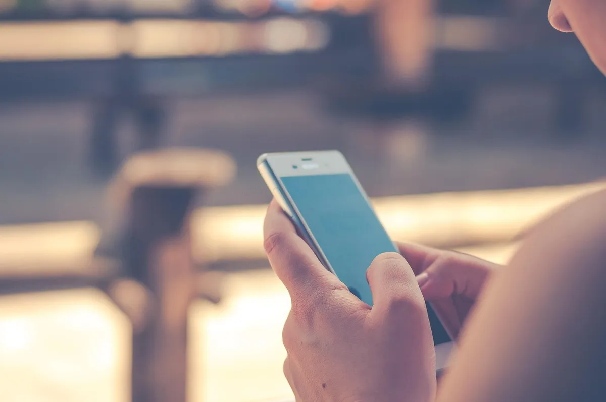 3 Best Lifeline Plans with Free Phones & Unlimited Data
