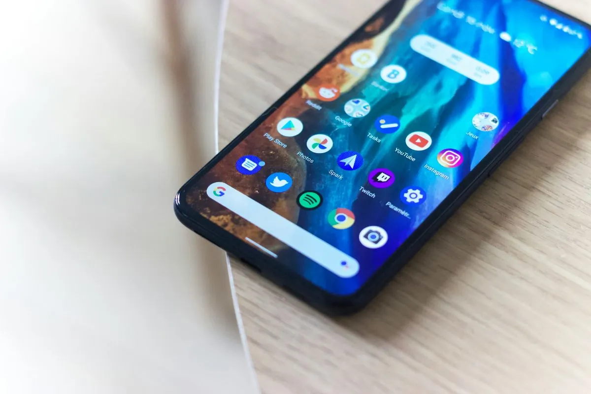 Best Phone Plans for Seniors: Top Affordable Picks 2026