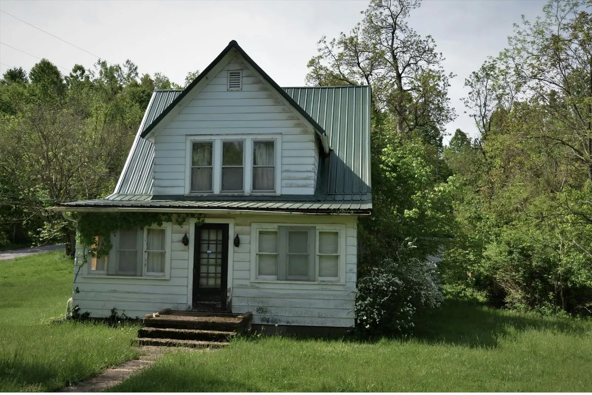 Can a Person on SSI Inherit a House? Rules, Risks, and What to Do