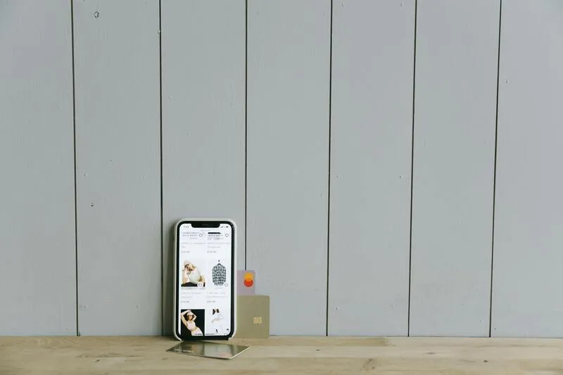 What-stays-on-the-phone-when-the-SIM-card-is-removed