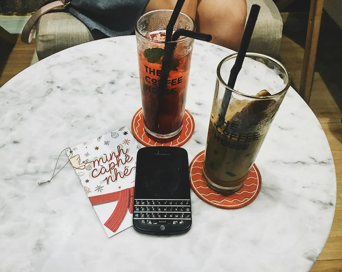 Can You Use a Phone Without a SIM Card? What Still Works and What Doesn’t