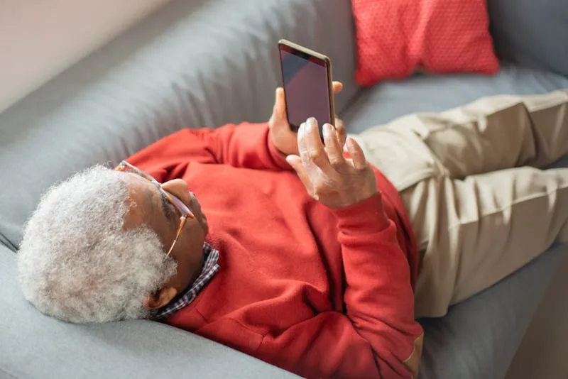 simple cell phone for seniors