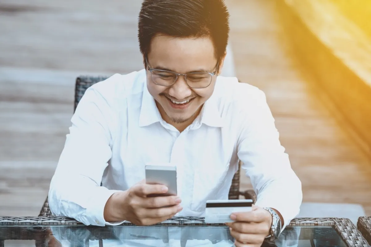How Do I Get a Free Replacement Government Phone Online?