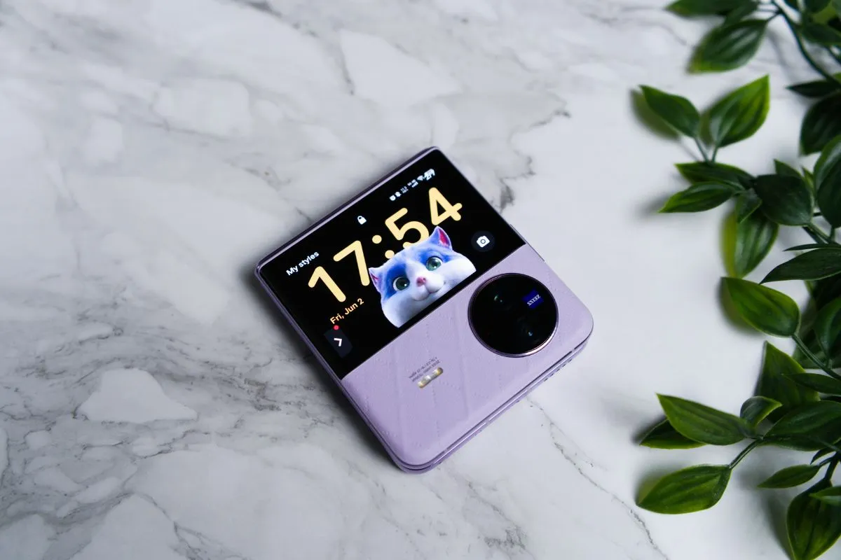 Do Flip Phones Have SIM Cards? Choosing the Right Plan