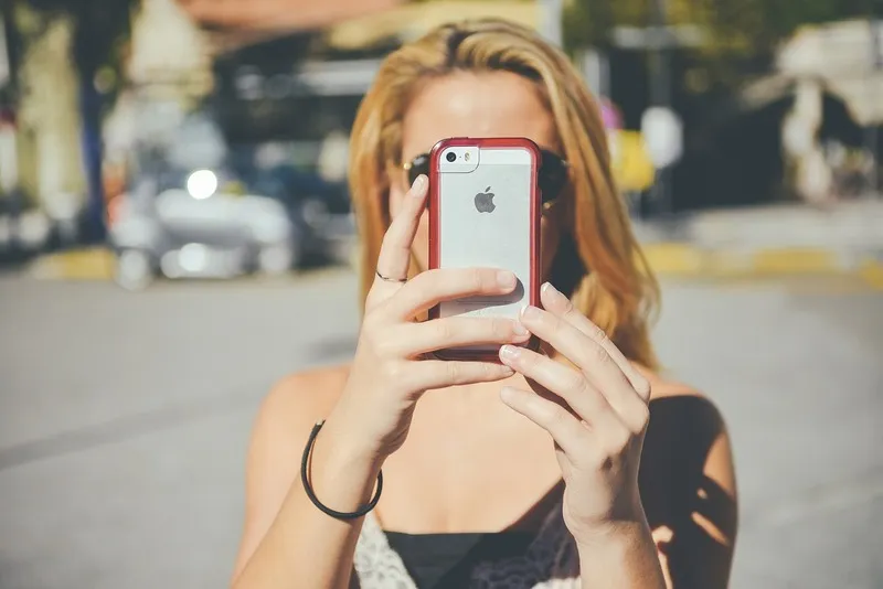 does-anyone-offer-free-phones-anymore-2