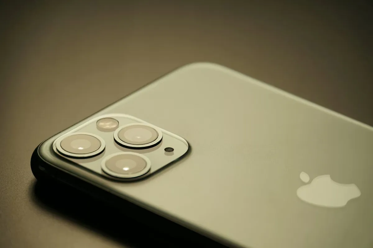 Does iPhone 11 Have eSIM? How Do I Enable eSIM on iPhone 11?