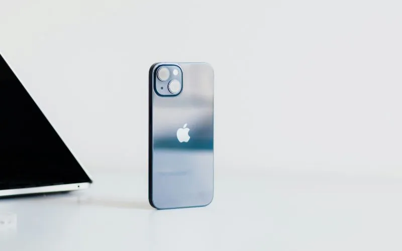 does-iphone-13-have-a-sim-card-find-slot