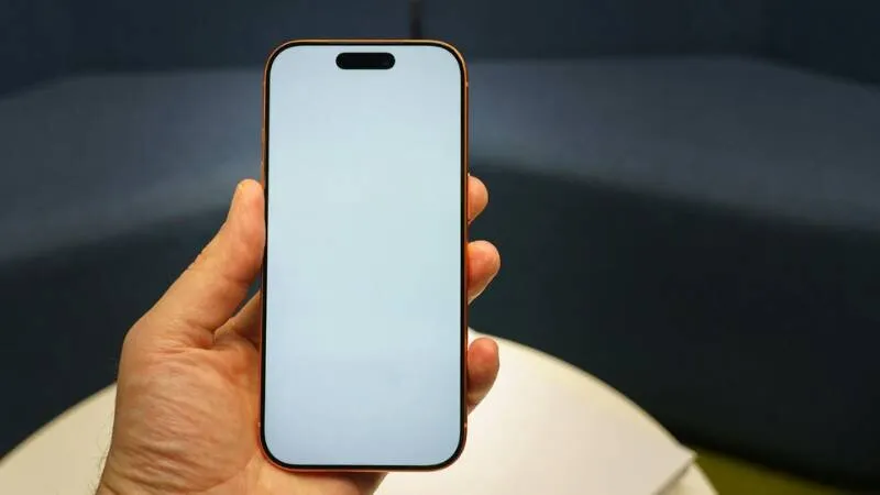 does-iphone-14-have-a-sim-card-1