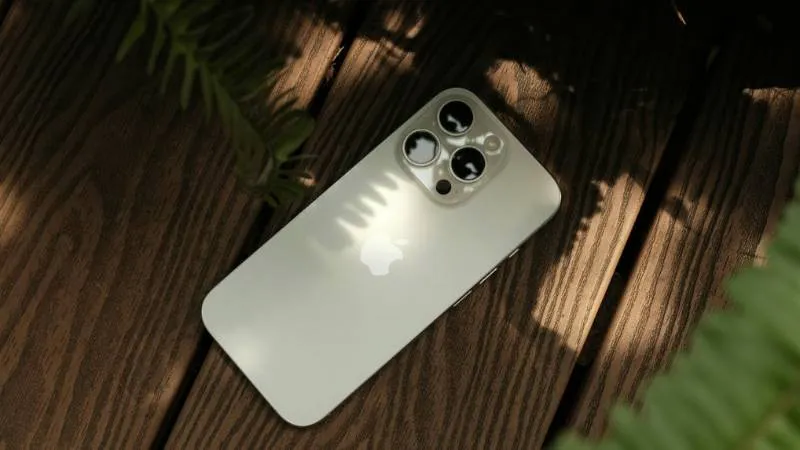 does-iphone-15-have-sim-card-1