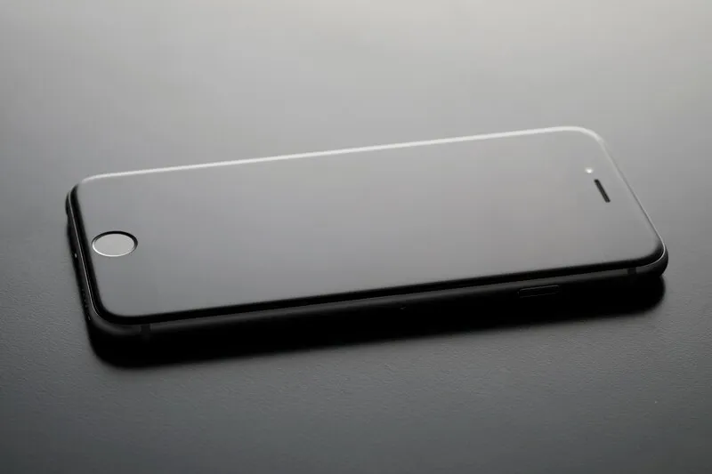 does iphone 7 plus have esim