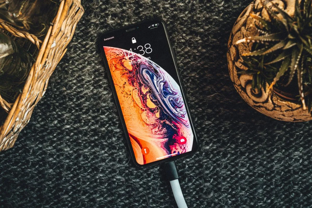 Does iPhone XS Have eSIM? How to Activate It in 1 Minute