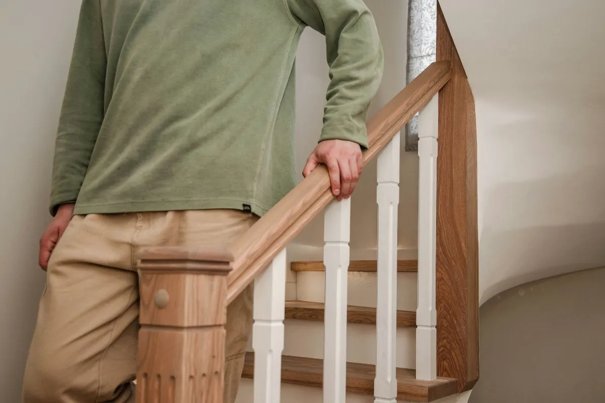 Does Medicare Cover Stair Lifts? Coverage Rules & Alternatives