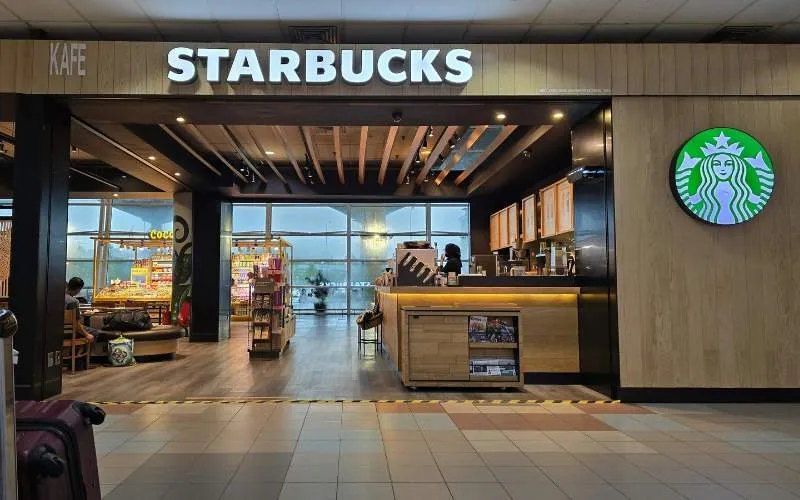 does-starbucks-give-free-refills-yes