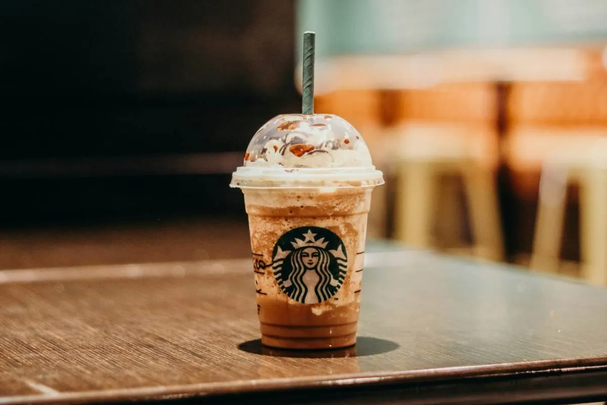Does Starbucks Give Free Refills? How It Works in 2026