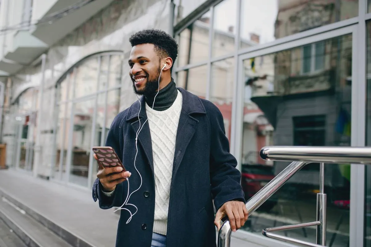 Does the Government Give Out Free Cell Phones? Here’s the Truth Behind the Program