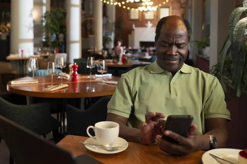 easiest cell phone for seniors to use 1