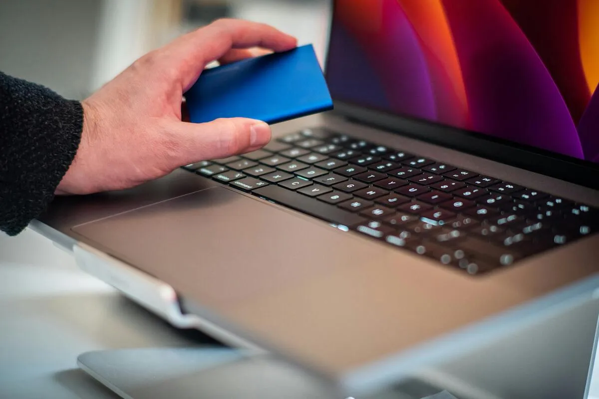 eSIM Laptop: Can You Use eSIM on a Laptop and What Are Your Options?
