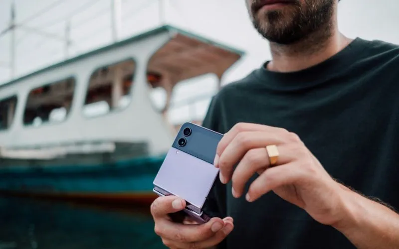 flip-phone-with-esim-pros-and-cons
