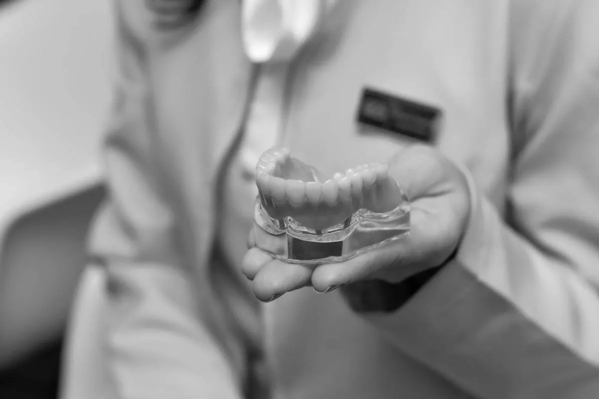 Free Dental Implants for Seniors on Medicare: What’s Actually Available