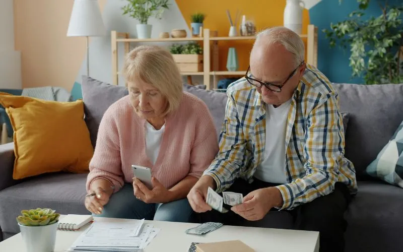 free-government-phone-or-tablet-household-income