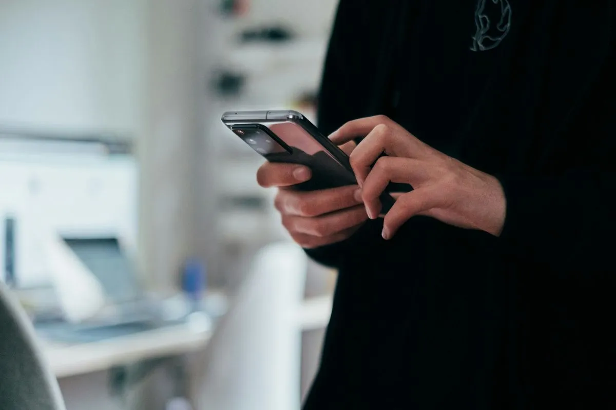 Find the Free Government Phone Stands Near Me: Your Practical Guide