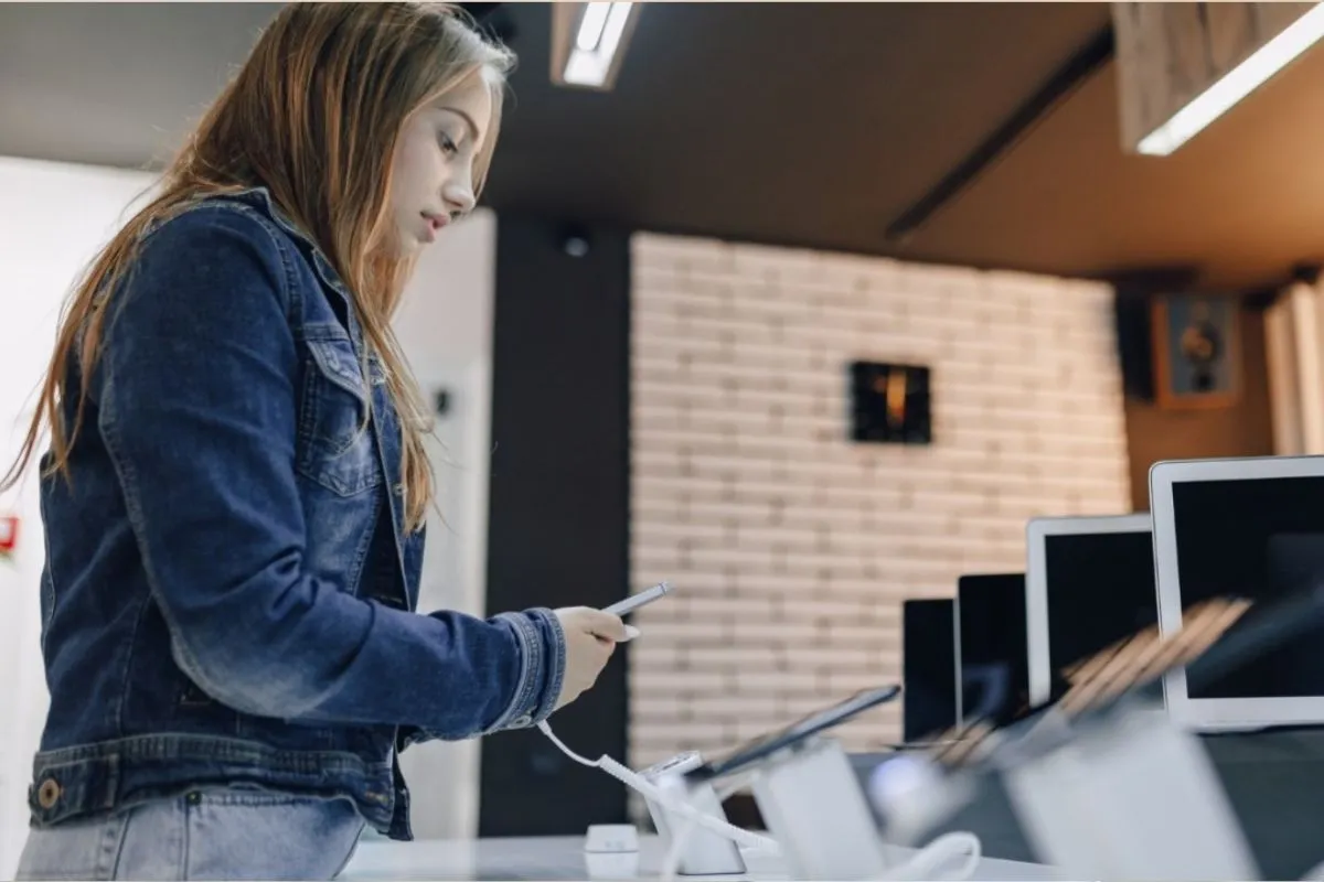 How To Find The Best Free Government Phone Stands Near Phoenix, AZ?