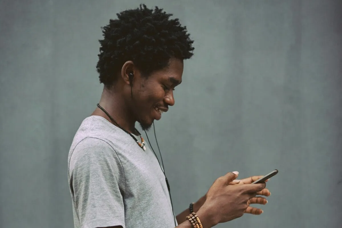 Free iPhone Or Samsung Government Phone: How to Choose and Apply