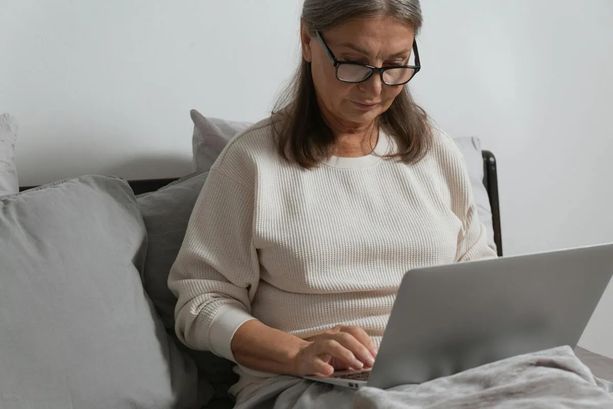 Free Internet for Seniors: How to Qualify & Lower Your Bill
