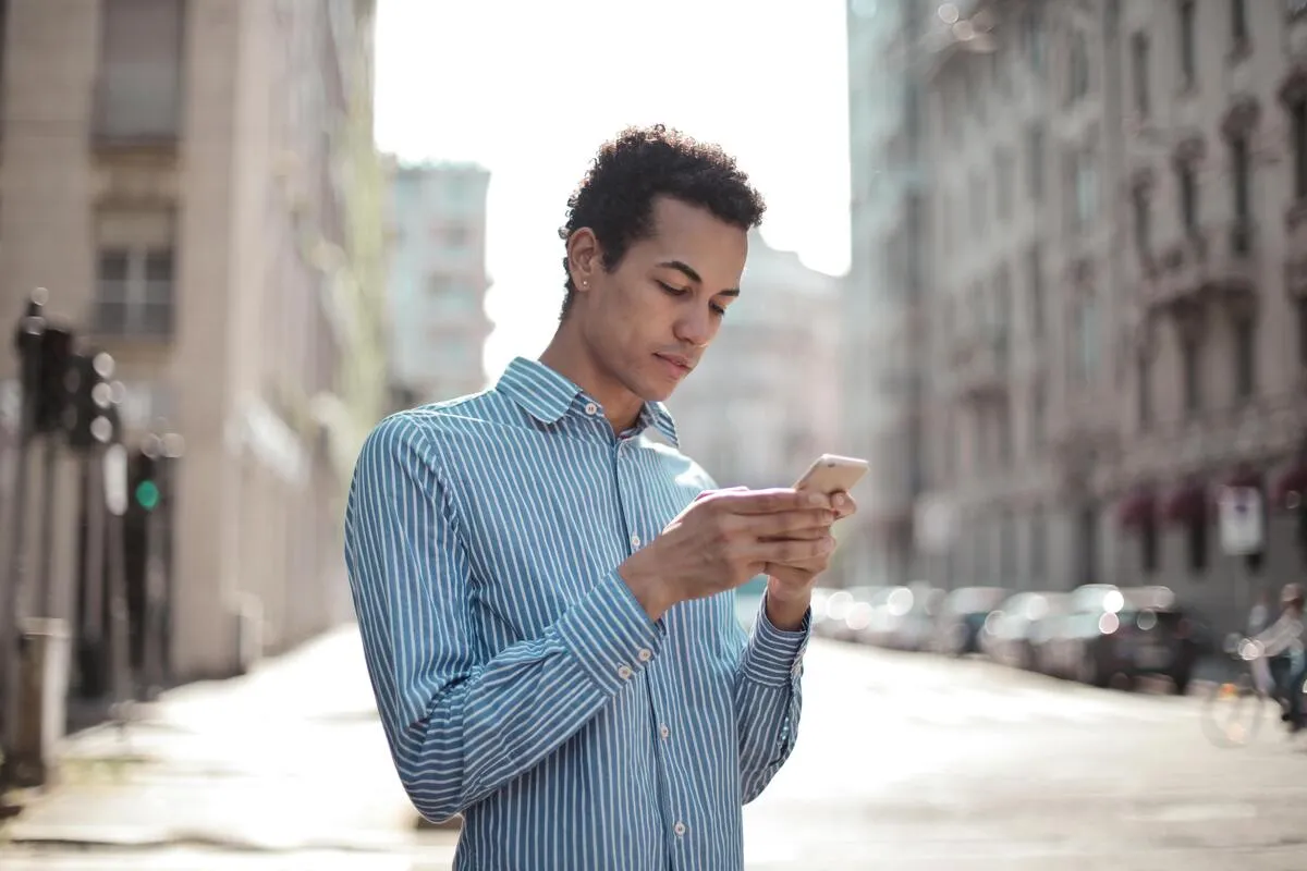 Get a Free iPhone Nearby for Low-Income U.S Individuals & Families
