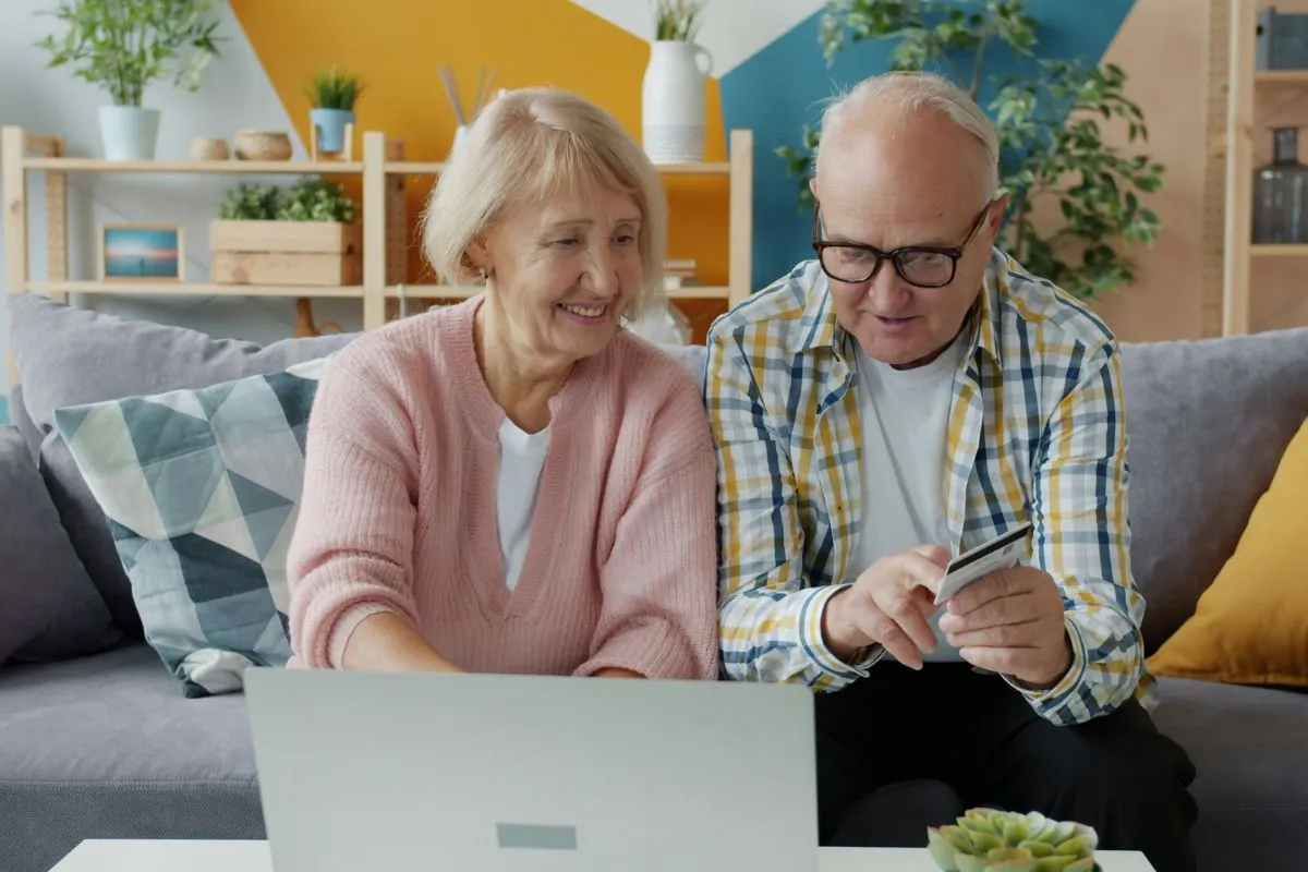 Free Laptop Computers For Seniors 2026: Availability & Guide