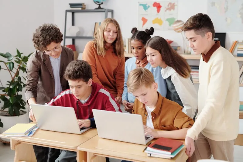 free-laptop-for-10th-students