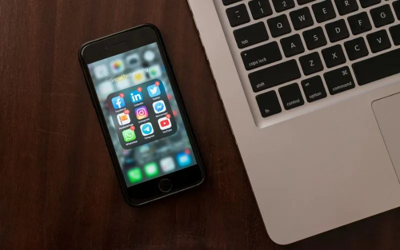 free-laptop-for-homeschooling-phones-and-tablets-1