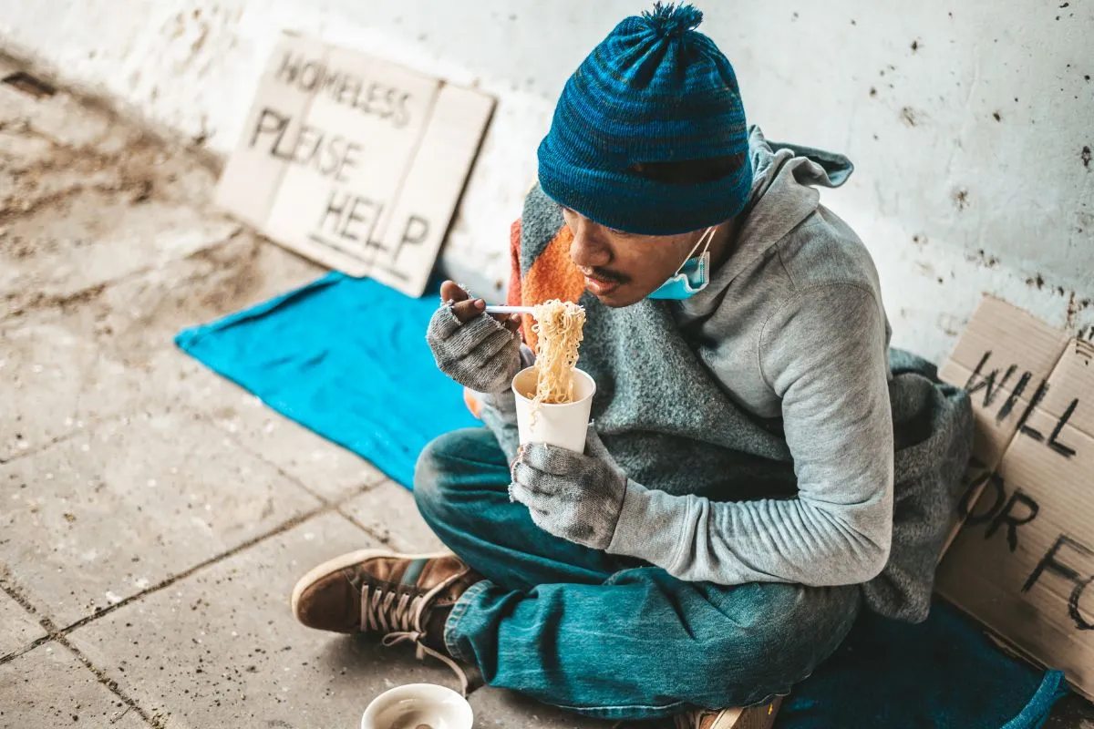 How to Get a Free Phone for Homeless People Near You