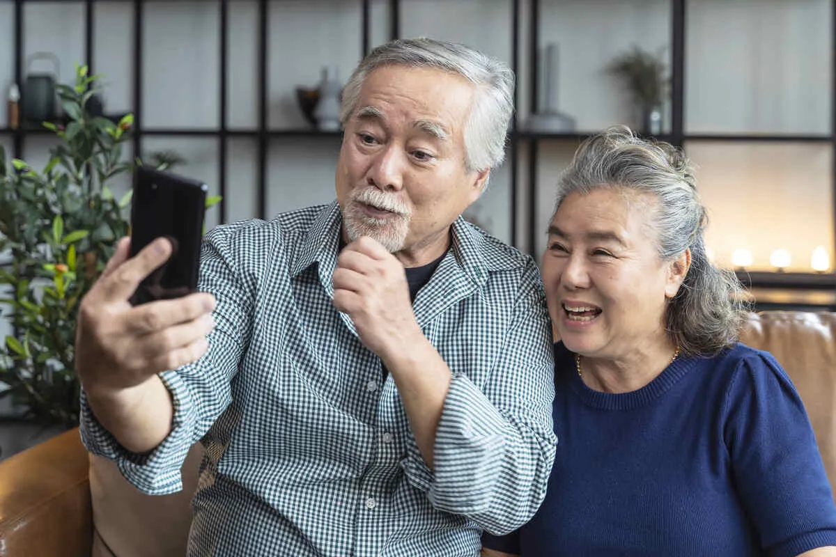 Free Phone for Low Income Seniors: Eligibility, Benefits, and How to Apply