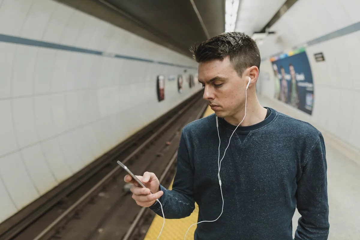 Free Phone Miami: Does Florida Give Out Free Phones?