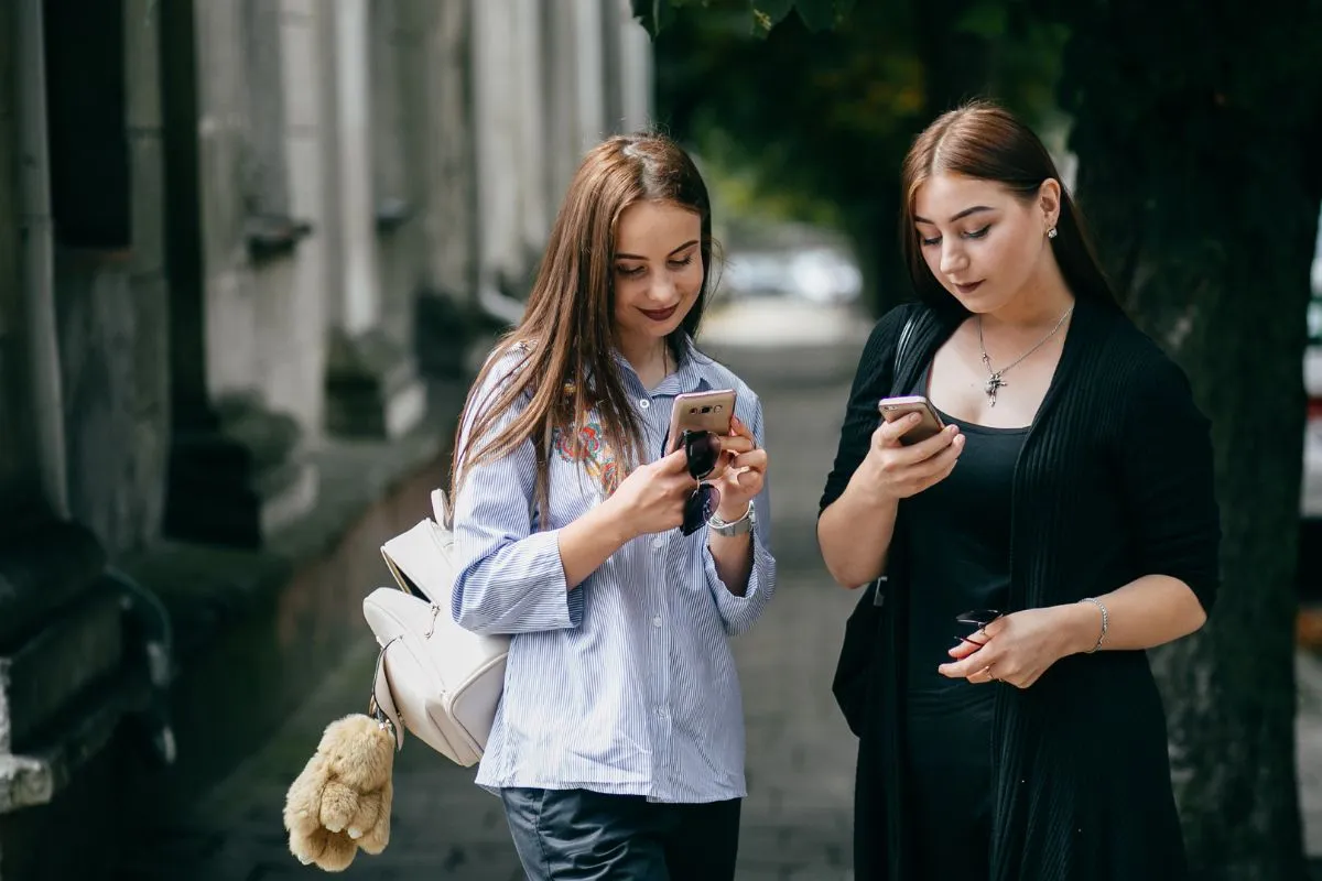 Free Phone When You Switch: How to Get a New Phone & Service