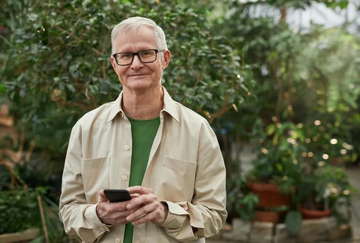 How to Get a Free Phone with Food Stamps in Florida