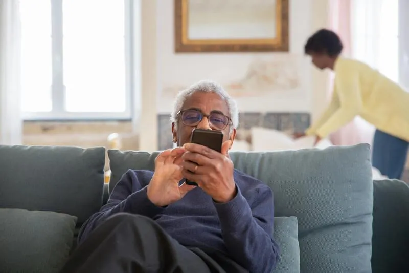 What-is-the-best-free-government-phone-service-in-Louisiana