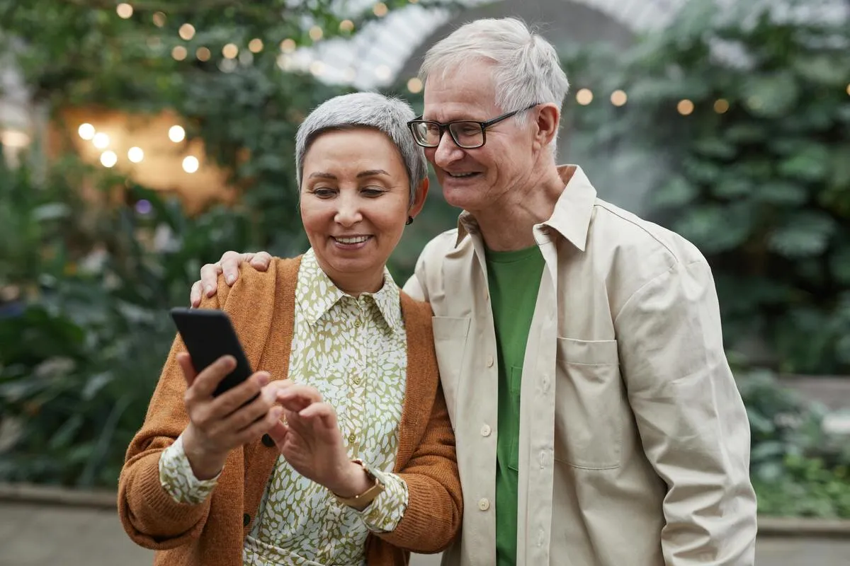 5 Best Free Phones for Seniors on Social Security