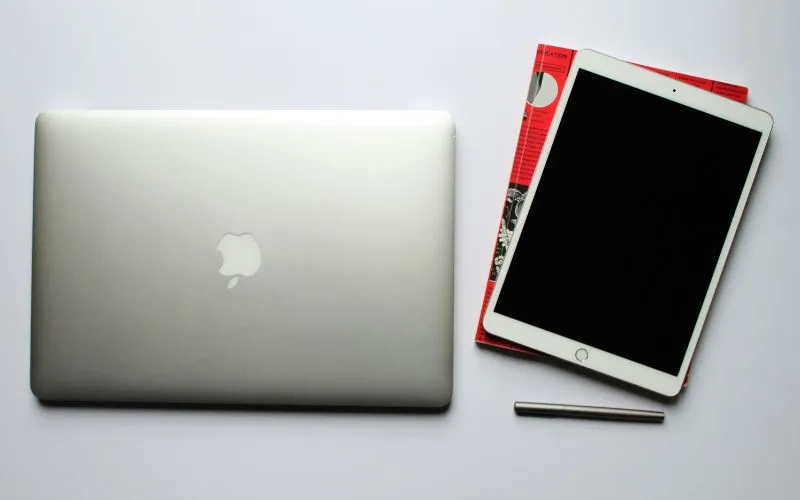 free-tablet-or-laptop-for-students-1
