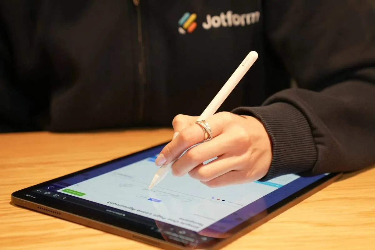 Free Tablet or Laptop for Low-Income Families: Full Guide to Eligibility and Application
