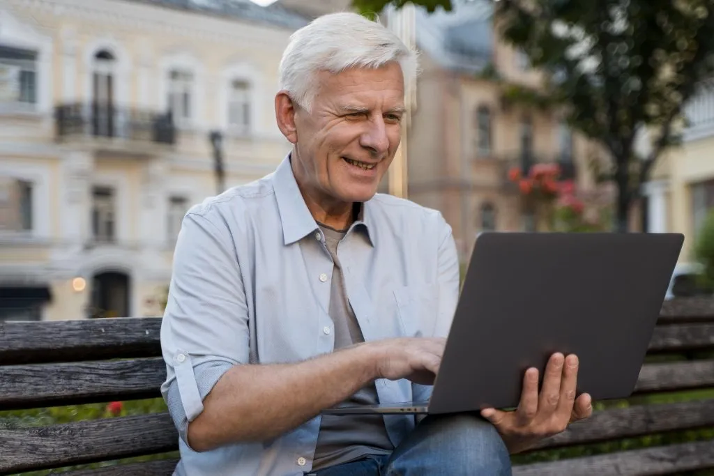 free laptop computers for seniors