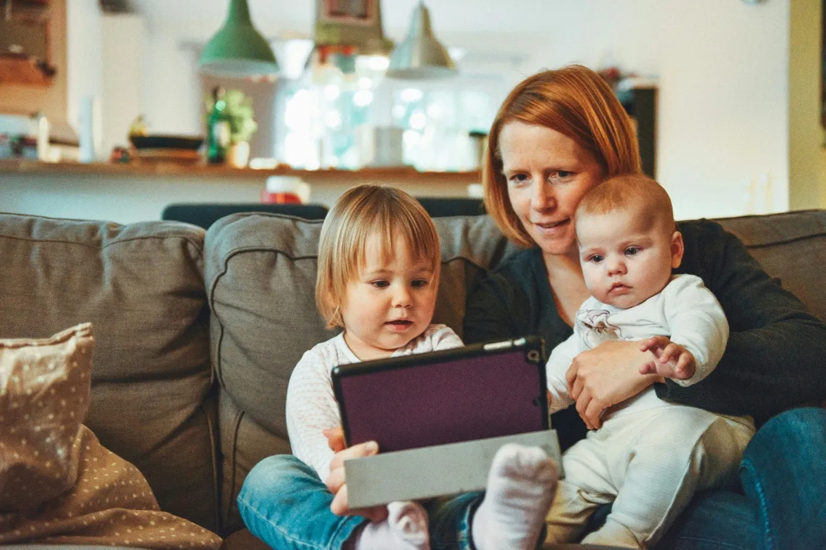 Top 10 Gift Cards for Mom: Easy & Lovely Ideas Today
