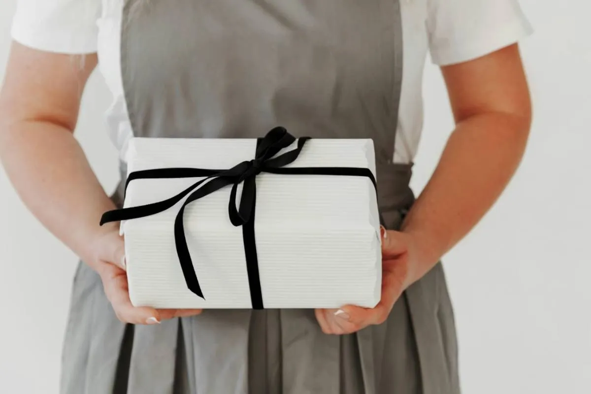 Best Gift for New Mom: 15 Practical & Thoughtful Ideas She’ll Truly Need