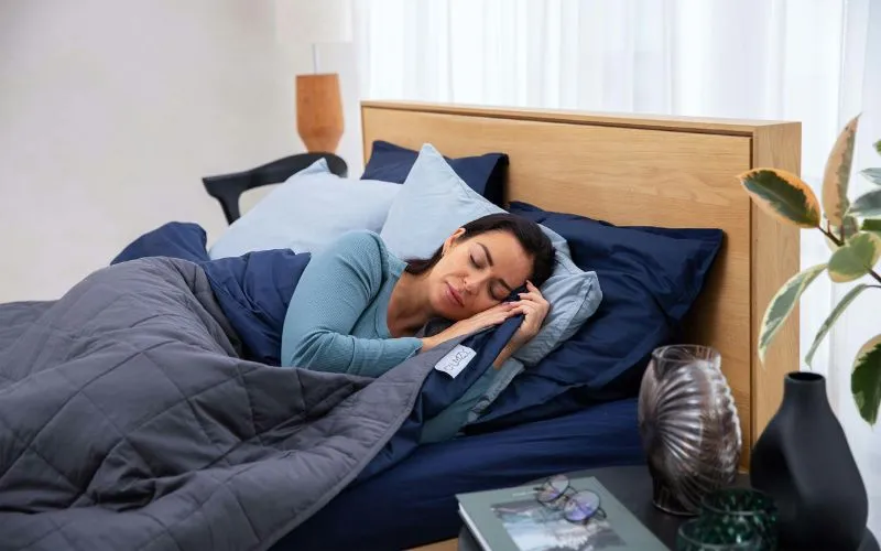 gift-ideas-for-mom-weighted-blanket