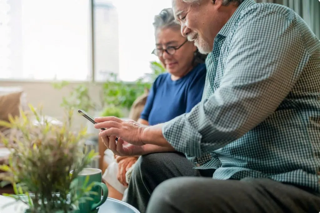 how to get senior citizen cell phone plans free